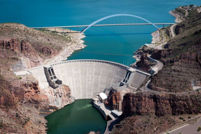 top biggest hydroelectric plants in america