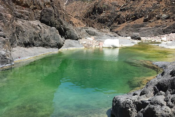 top most beautiful islands in yemen