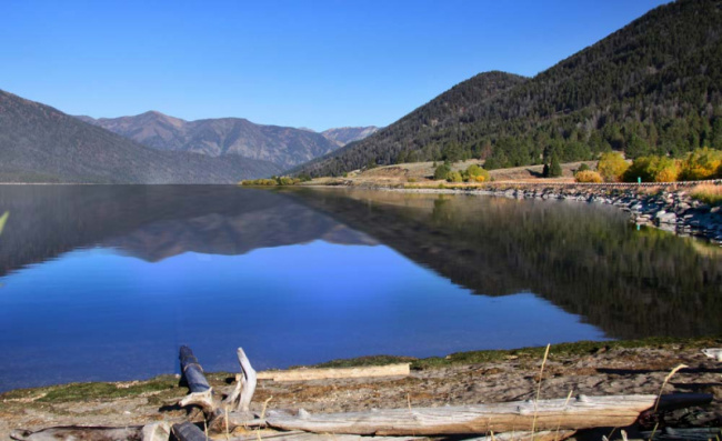 top most beautiful lakes  in montana