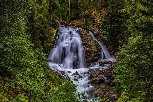 top most beautiful waterfalls in alaska