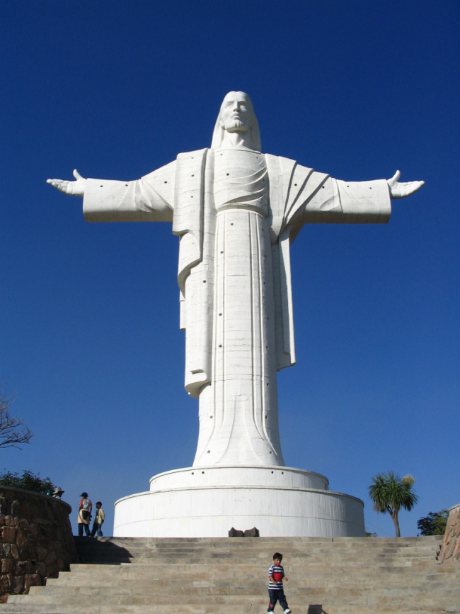 top most famous jesus statues in the world