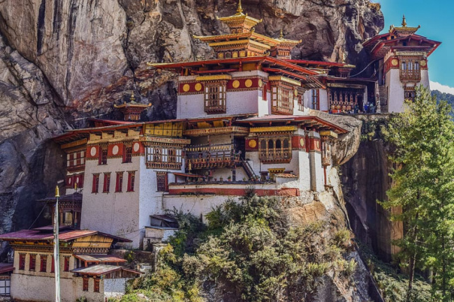 top things to know before traveling to bhutan